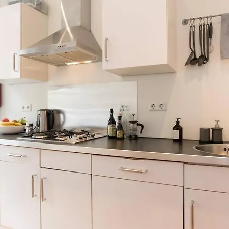 Bed & Breakfast De Baarsjes